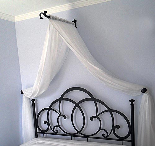 wall-fitted deco curtain holder