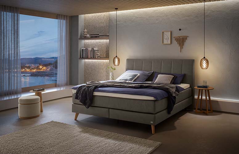 Schlafzimmer, Betten und Zubehör