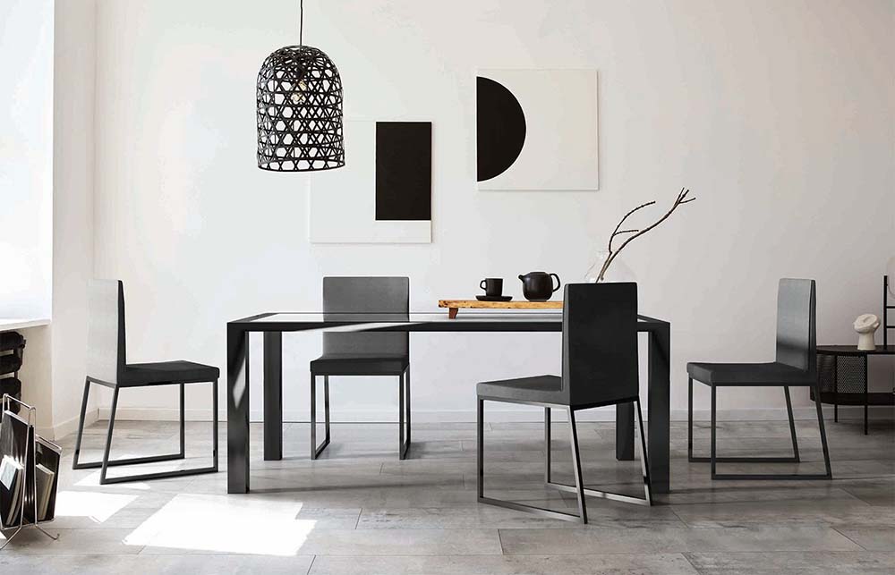 Eisentisch von Altinox