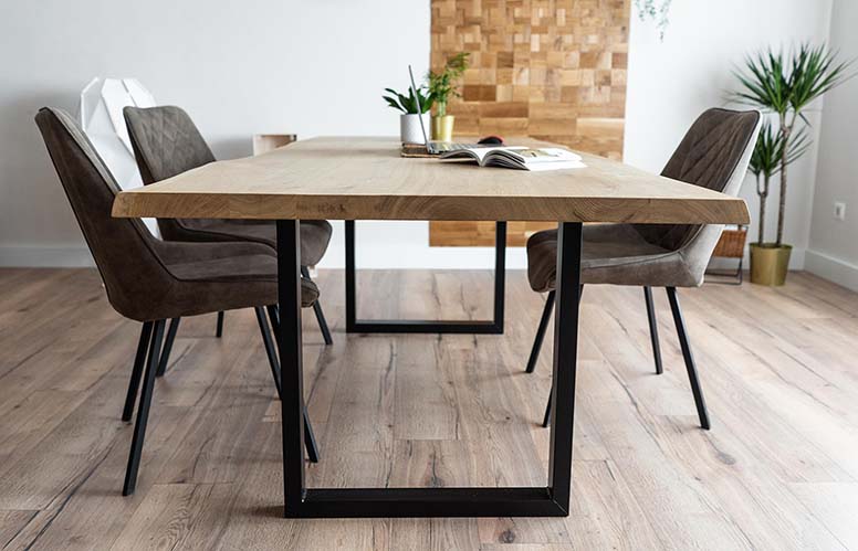 Esszimmer, Tische und Stühle